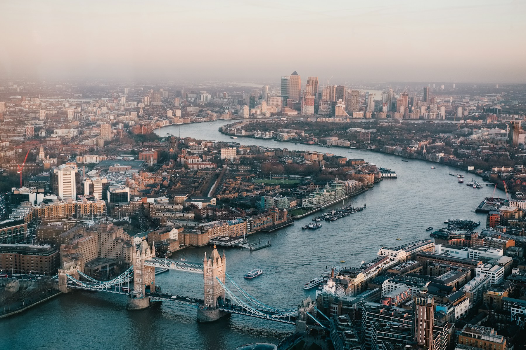 A view of London, one of the cities where Ragusa Matteo Stefano works